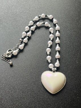 Iridescent faux Pearl Beaded Heart Pendant Necklace black and white